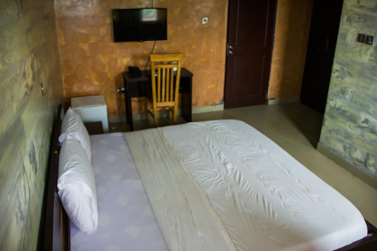 Glasshouse Hotel And Suites Egba 외부 사진