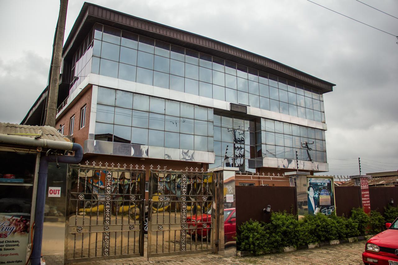 Glasshouse Hotel And Suites Egba 외부 사진